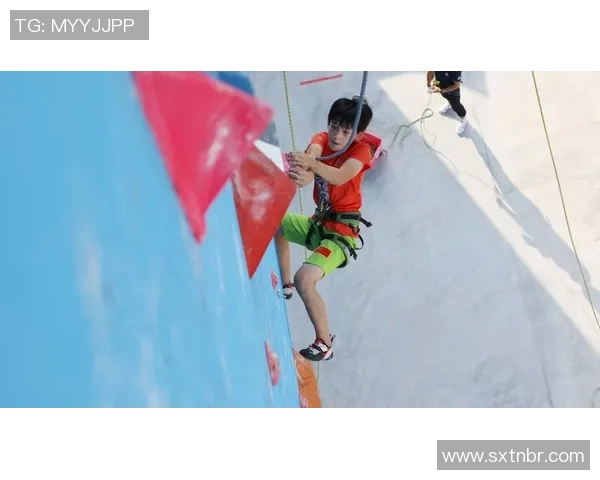 武汉飞盘队在攀岩联赛中的拼搏历程与成长故事